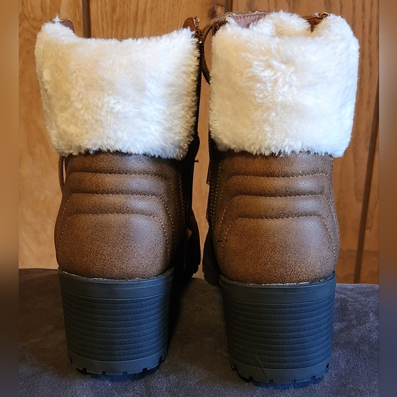 (NWOT) 🍁FALL READY🍁 Forever combat chunky block heel ankle boots size 8.5 - Picture 3 of 6